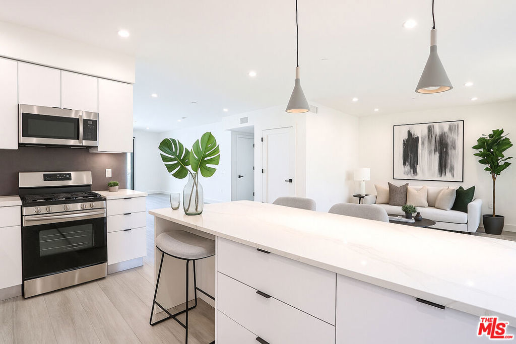 11800 Courtleigh Drive Unit 402 — photo