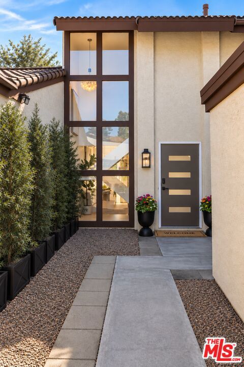 5562 E Vista Del Rio — photo
