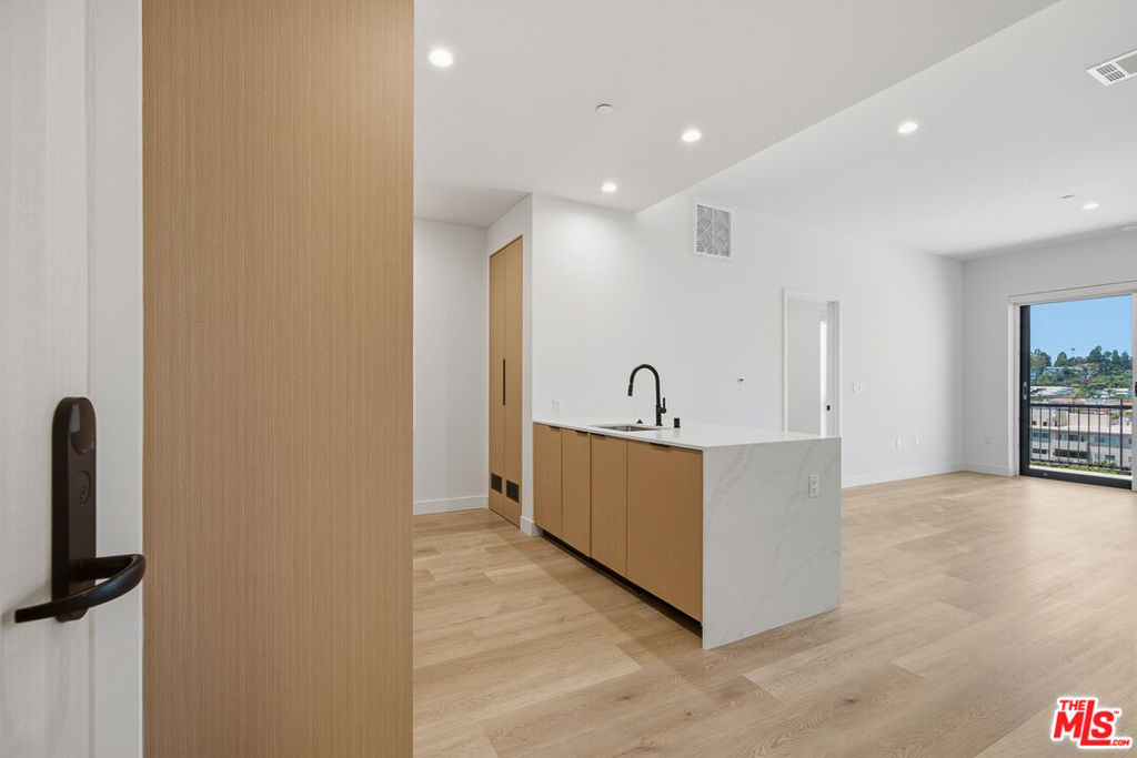 3555 Overland Avenue Unit P15 — photo