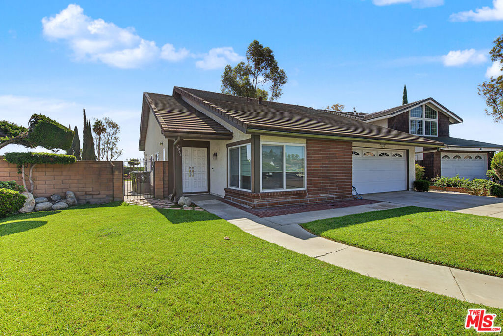 2044 Foothill Drive — photo