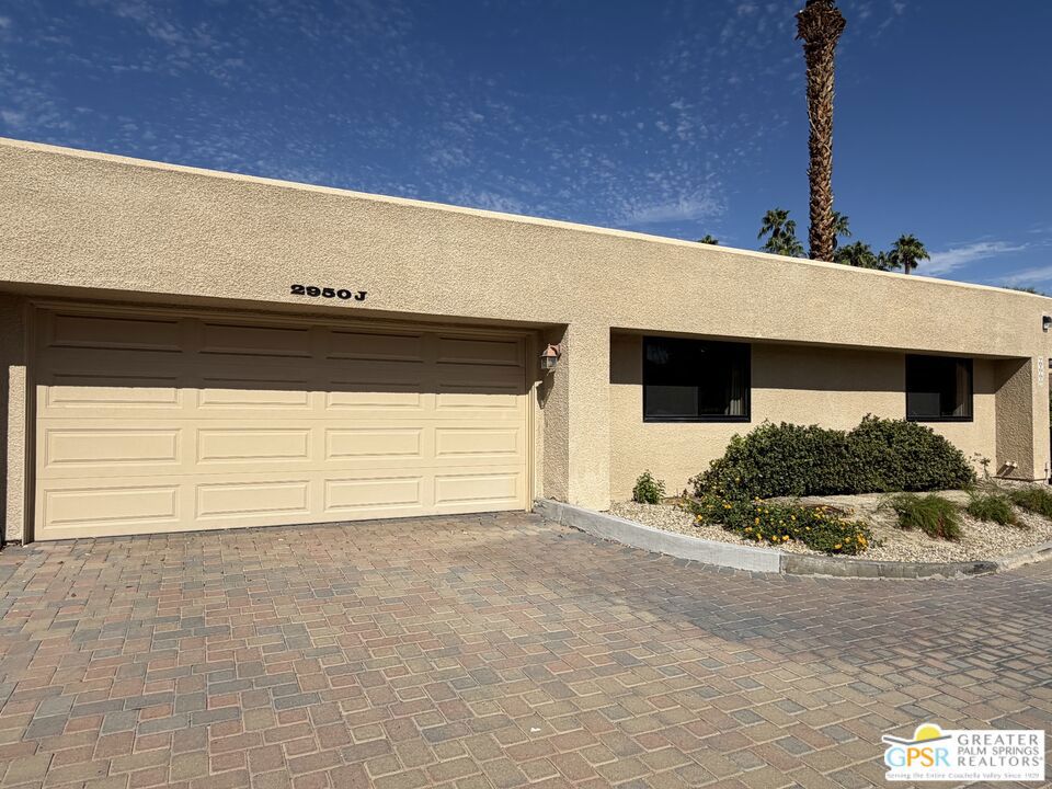 2950 E Escoba Drive Unit J — photo