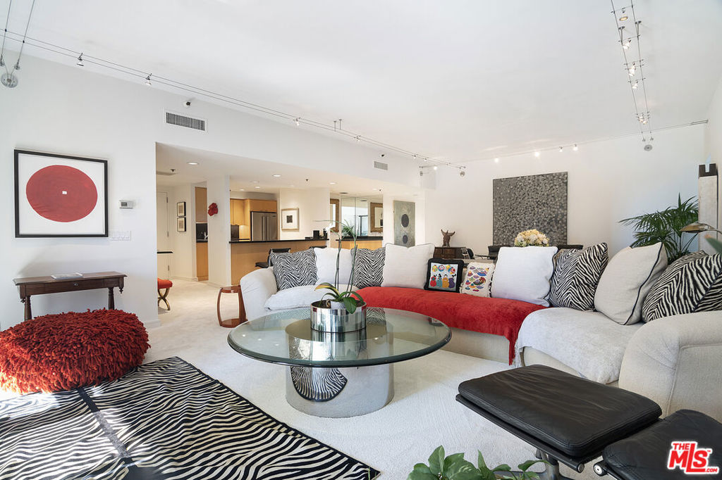 10445 Wilshire Boulevard Unit 502 — photo