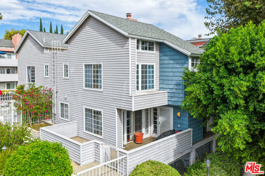 20235 Keswick Street Unit 7 — photo