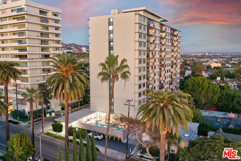 818 N Doheny Drive Unit 705 — photo