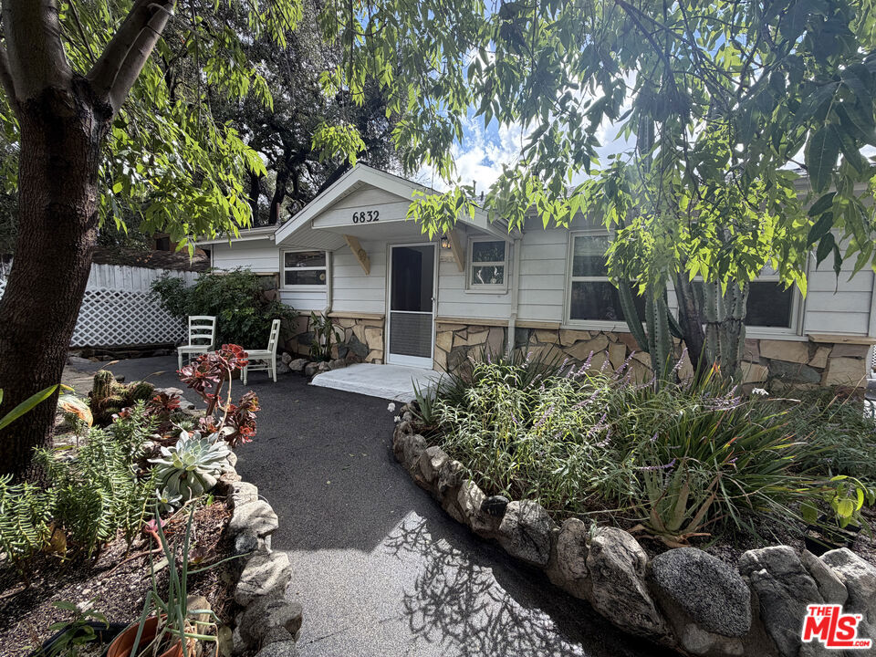 6832 Beckett Street — photo