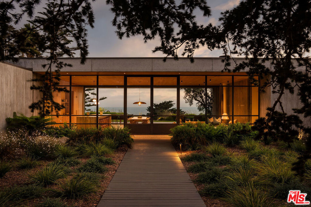 3150 Sea Cliff — photo