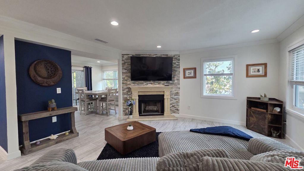 659 Alexander Street Unit 5 — photo