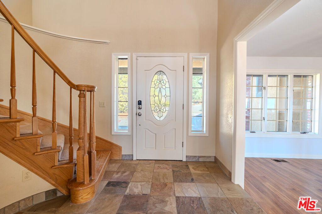 24050 Jacaranda Drive, Tehachapi, CA 93561 — photo 2