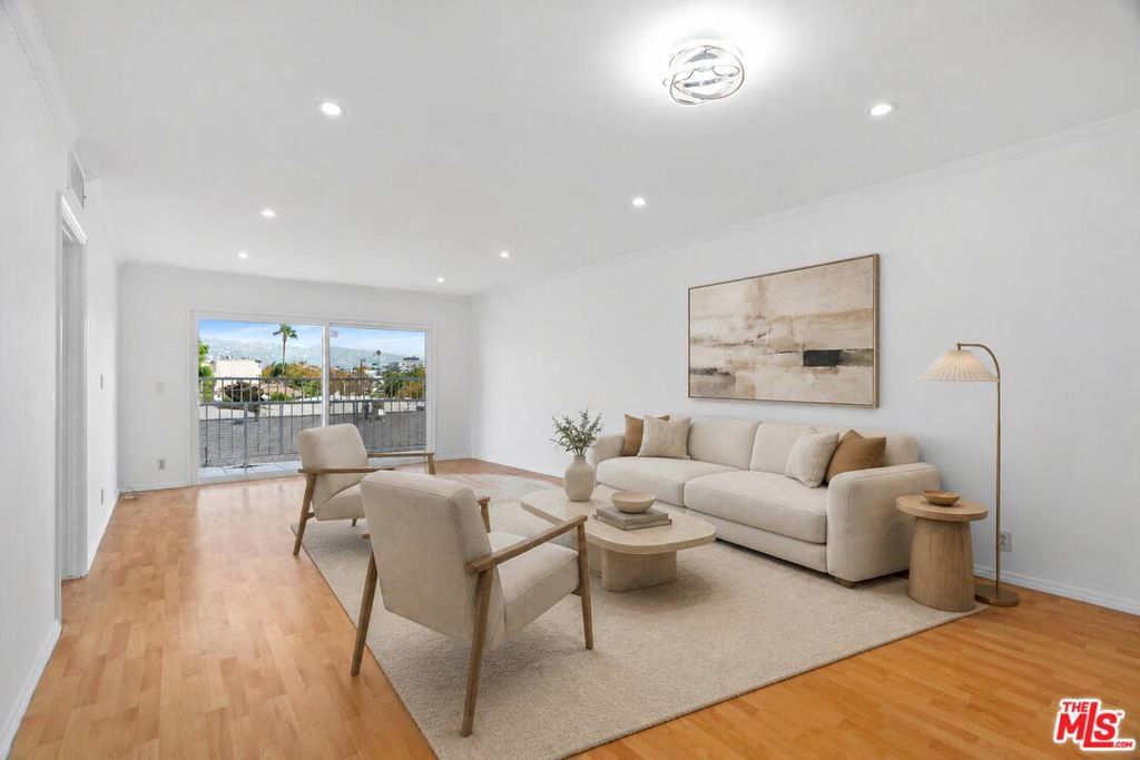 423 S Rexford Drive Unit 305 — photo