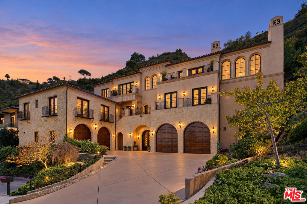 1128 Palos Verdes Drive — photo