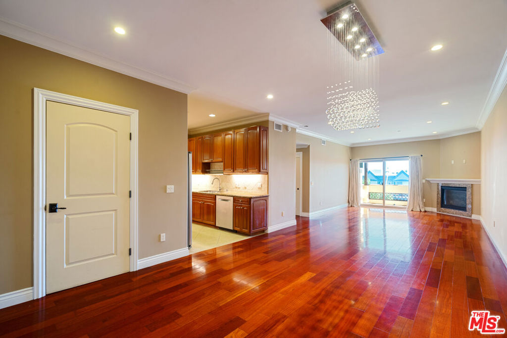 1135 S Shenandoah Street Unit 401 — photo