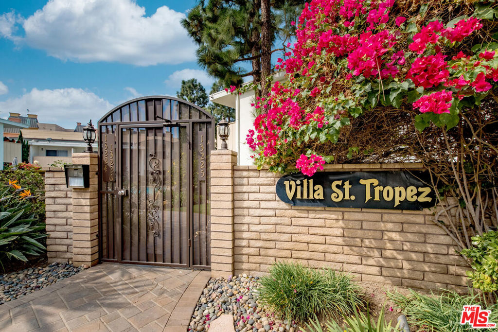 13224 Admiral Avenue Unit D — photo
