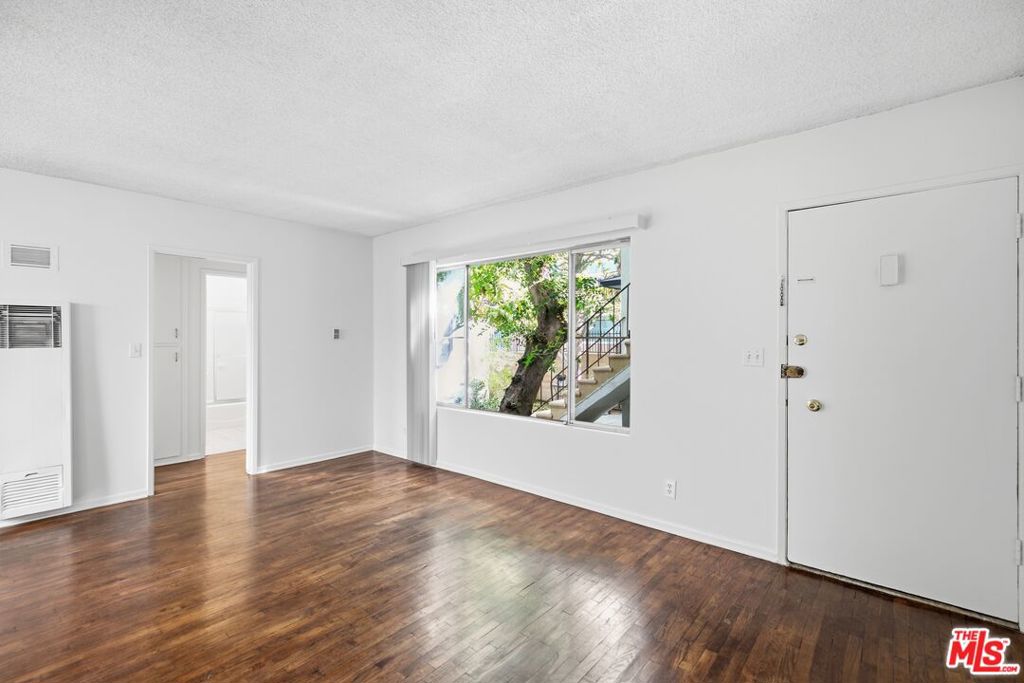 1627 S Bundy Drive Unit 2 — photo
