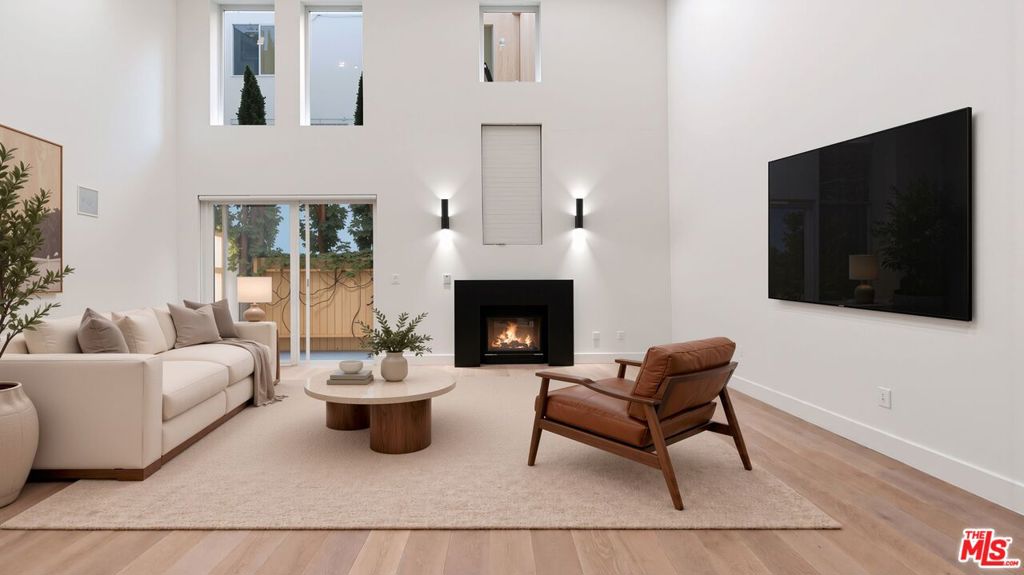 11628 Chenault Street Unit 105 — photo