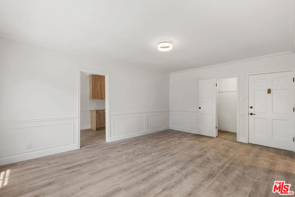 308 S Reeves Drive Unit 310D — photo