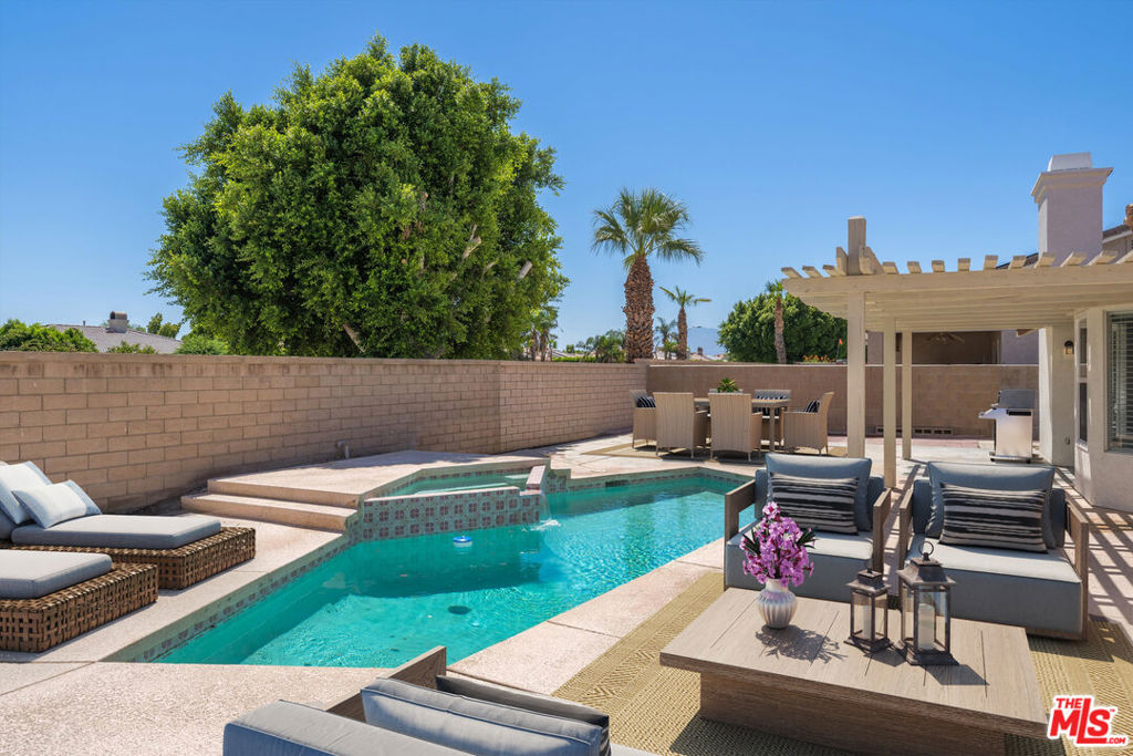 30488 Colonial Drive — photo