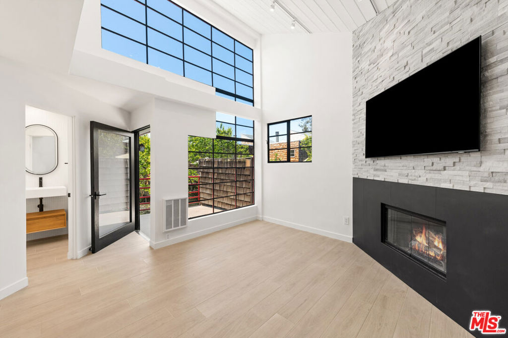 29233 Heathercliff Road Unit 4 — photo