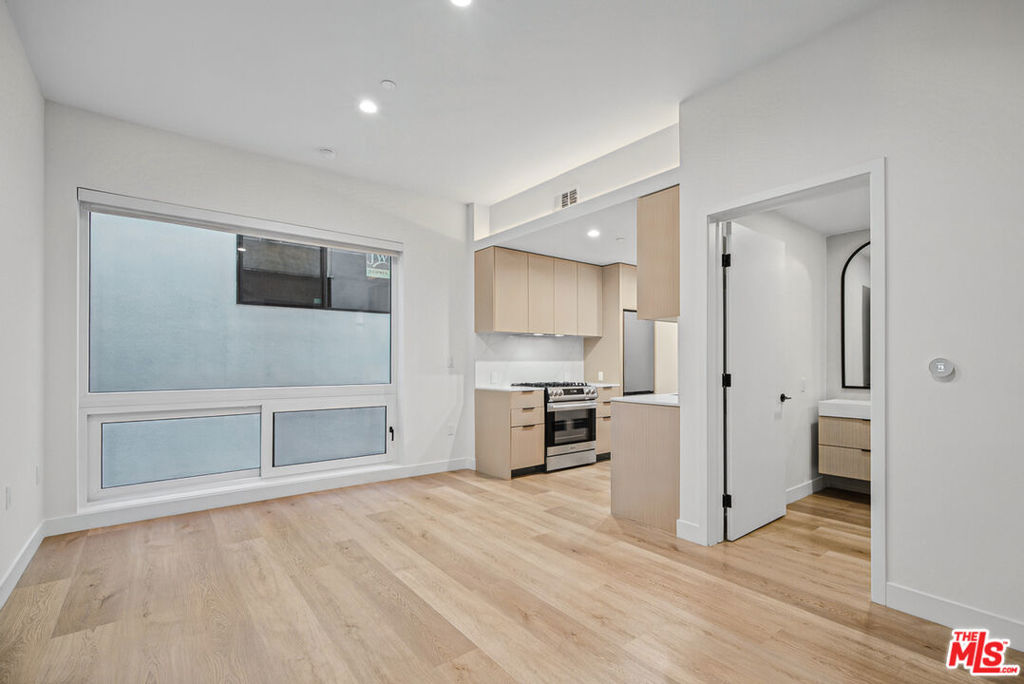 3555 Overland Avenue Unit 211 — photo