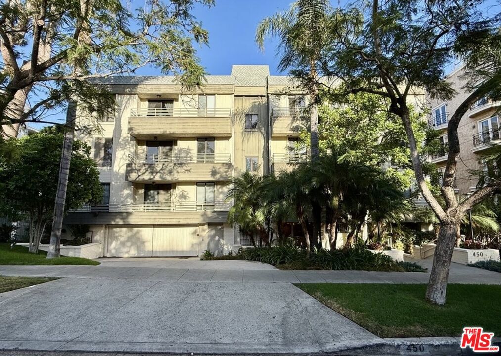 450 N Oakhurst Drive Unit 304 — photo