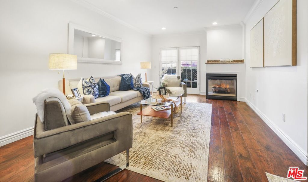 1135 Rexford Drive Unit 302 — photo