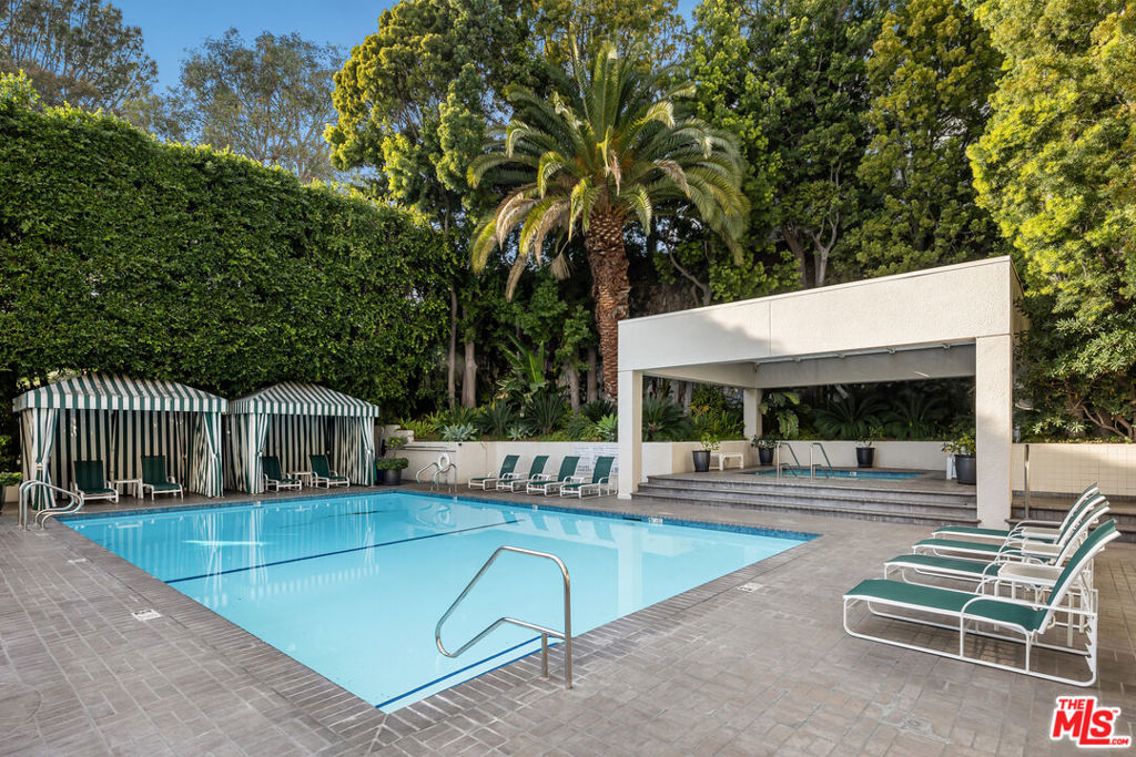 1131 Alta Loma Road Unit 412 — photo