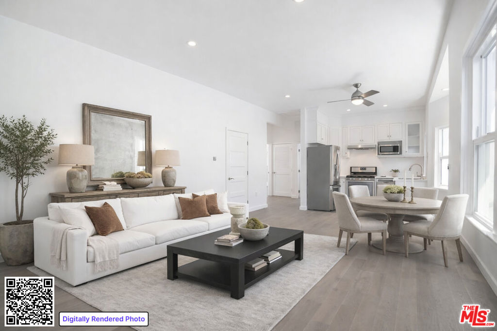 31 Breeze Avenue B — photo