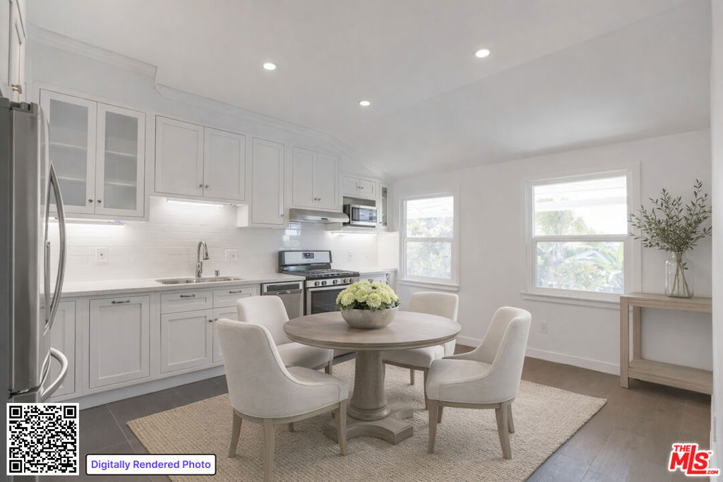 31 Breeze Avenue C — photo