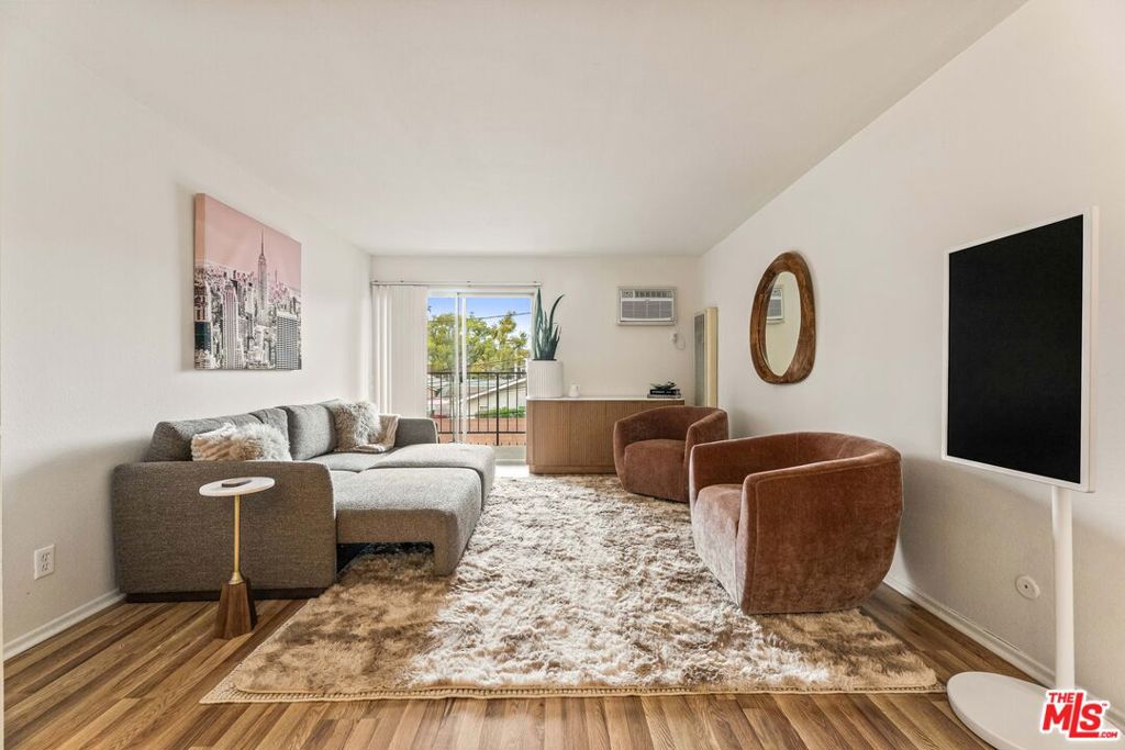 365 Burchett Street 118 — photo