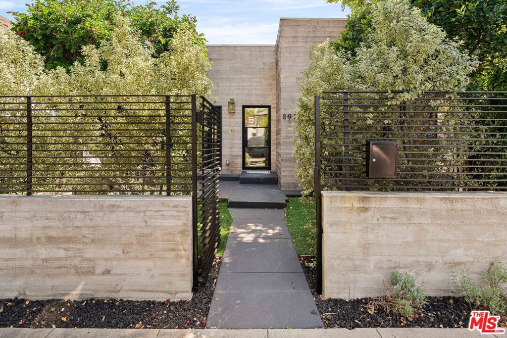 8956 Dicks Street — photo