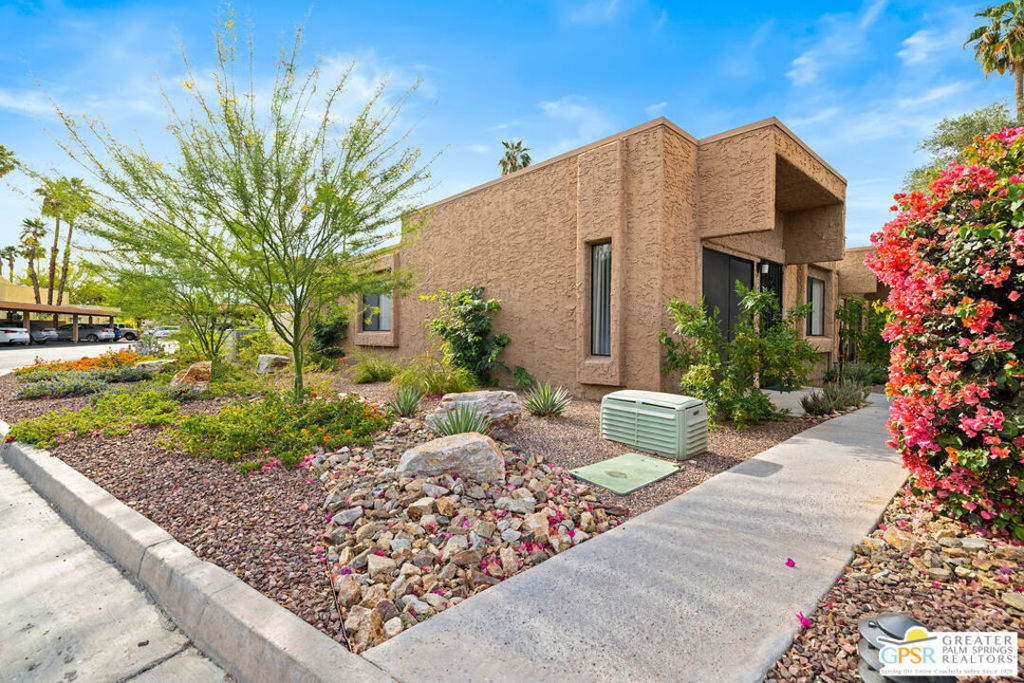 2400 Los Coyotes Drive — photo