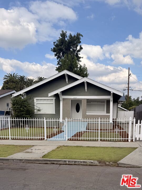 2029 W 41st Place — photo