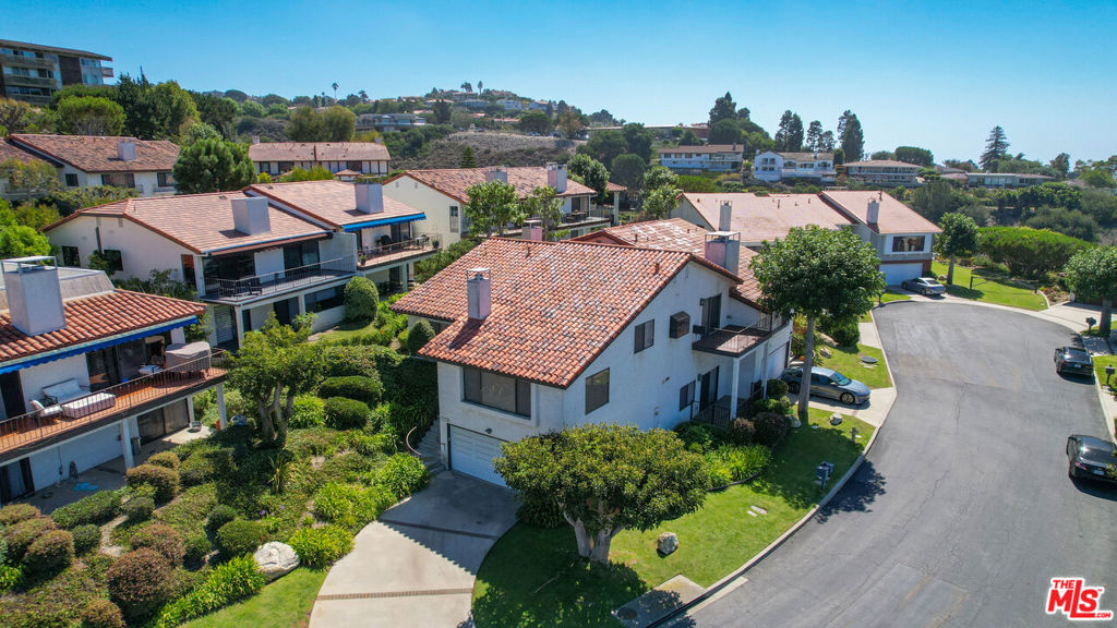 6622 Ocean Crest Drive — photo