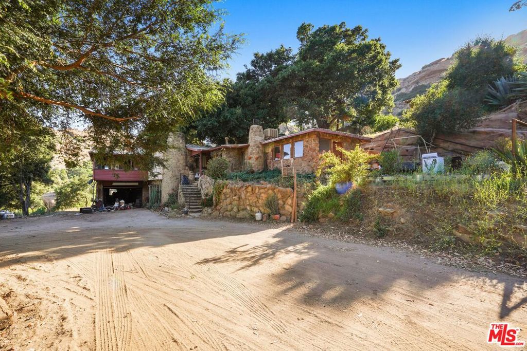 670 Bryant Drive — photo