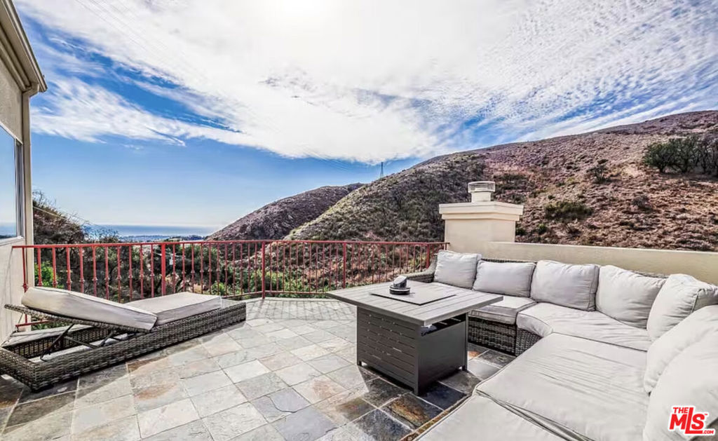 4345 Escondido Trail — photo