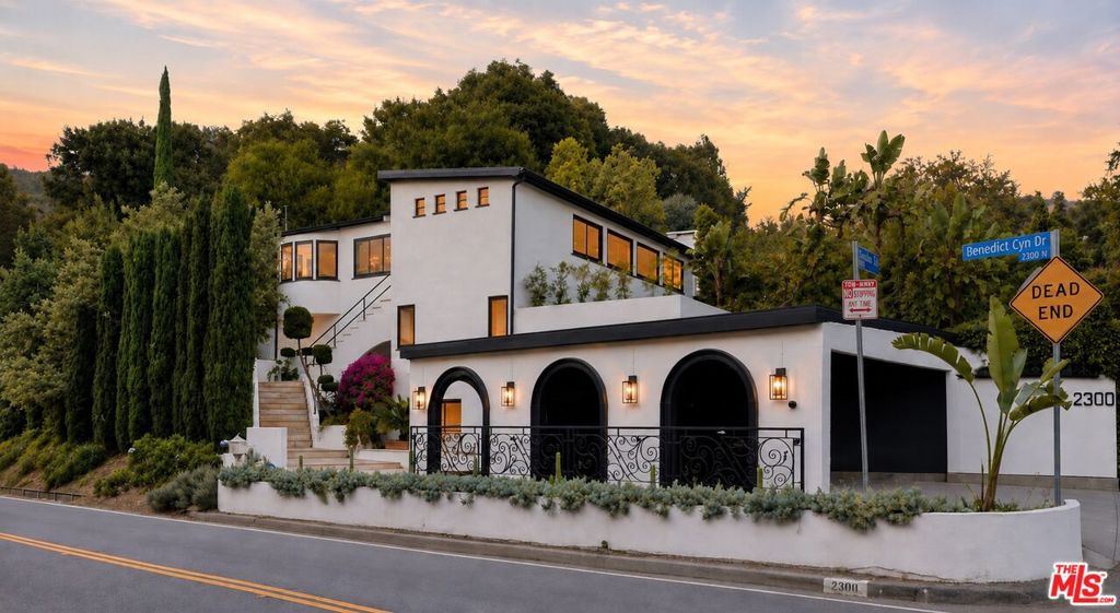 2300 Benedict Canyon Drive — photo