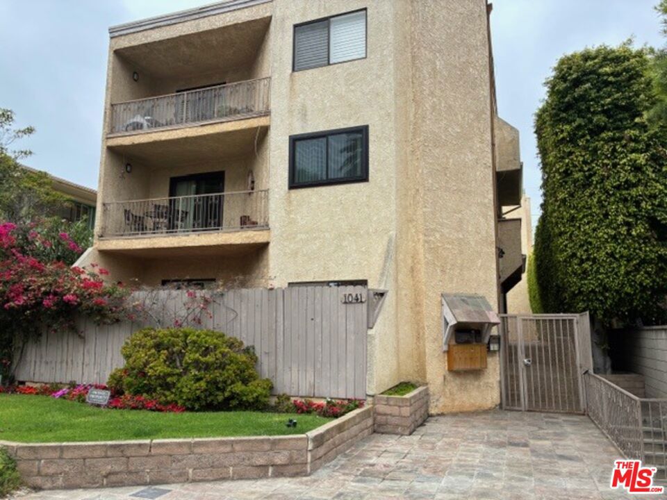 1041 2nd Street 5 — photo