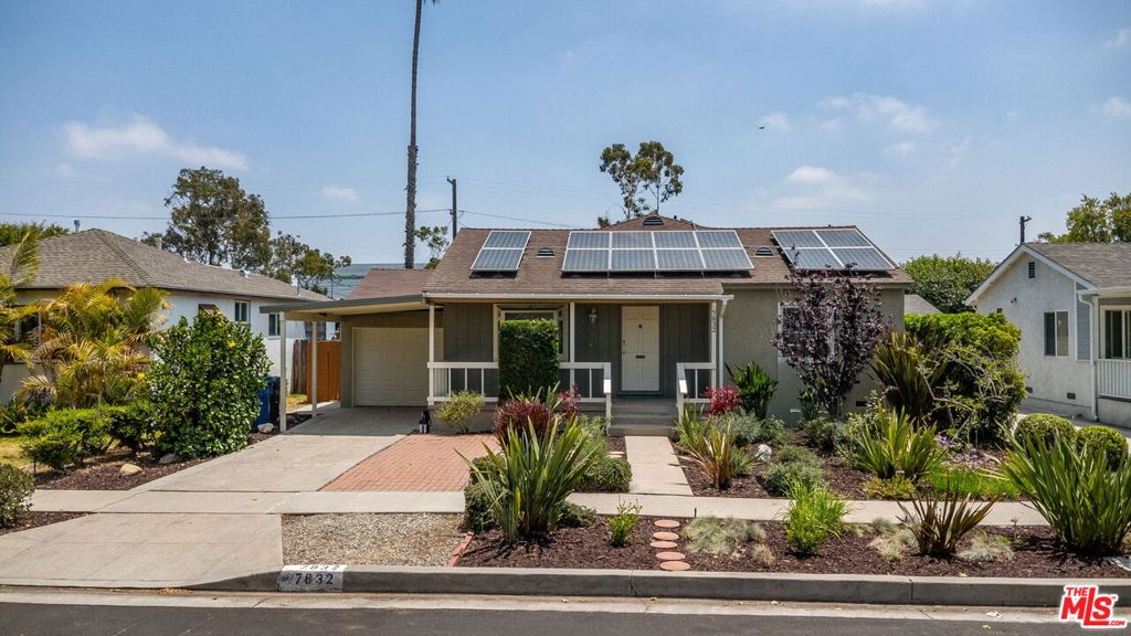 7832 Midfield Avenue — photo