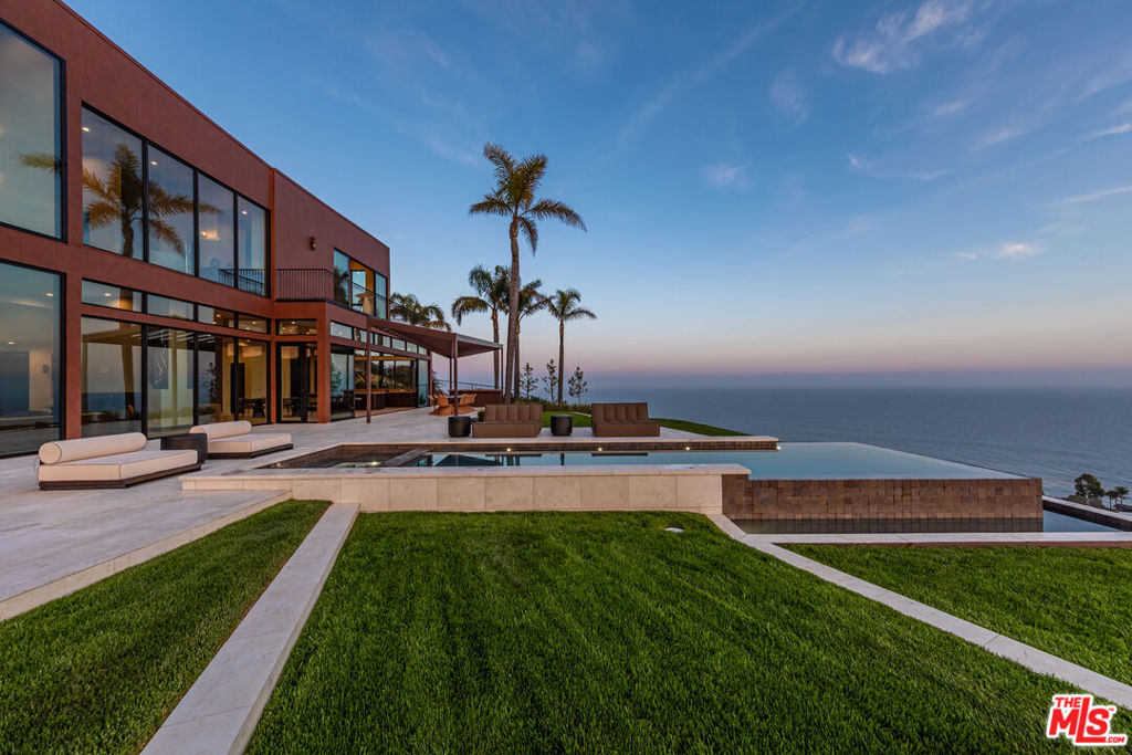 4346 Avenida De La Encinal — photo