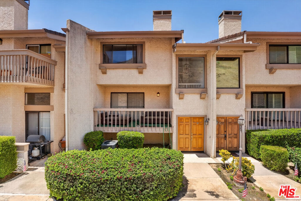 26004 Alizia Canyon Drive Unit D — photo