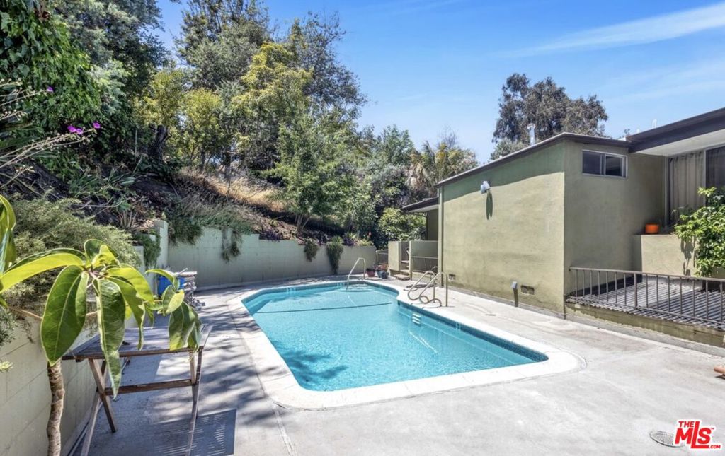 3625 Fredonia Drive Unit 2 — photo