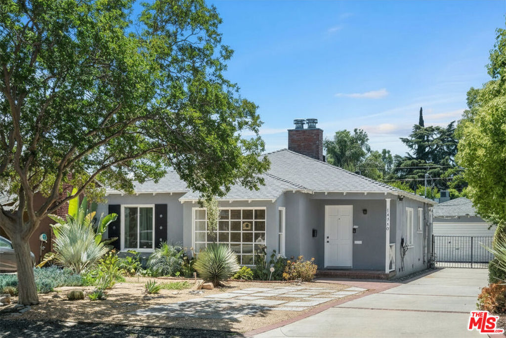 14348 Collins Street — photo