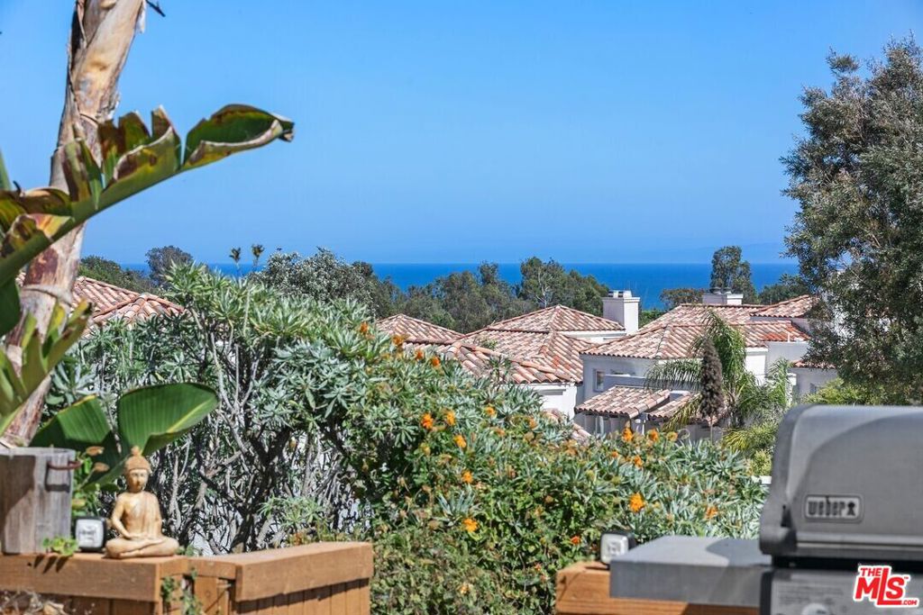 28711 Pacific Coast Highway 7 — photo