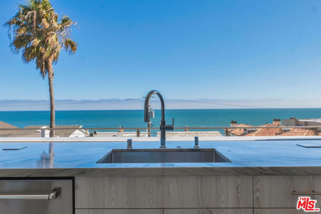 25411 Malibu Road — photo