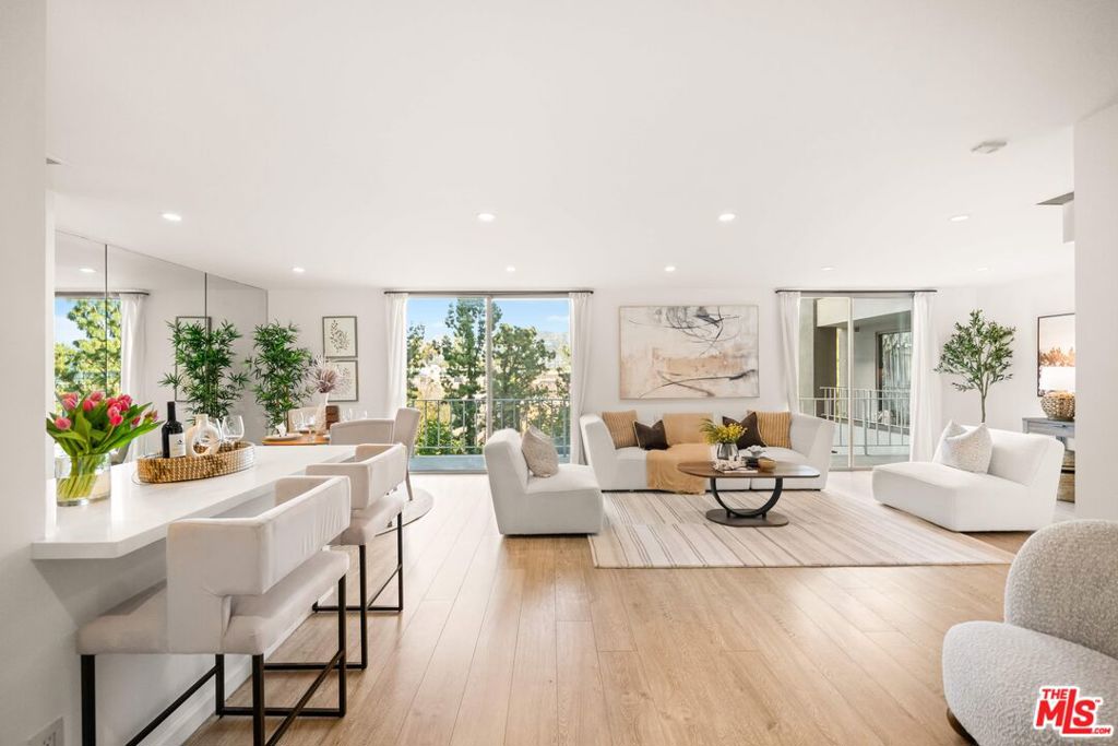 100 S Doheny Drive 514 — photo