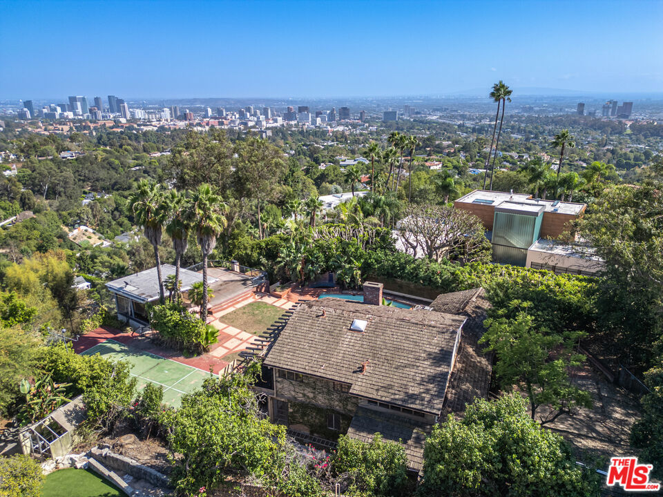 860 Linda Flora Drive — photo