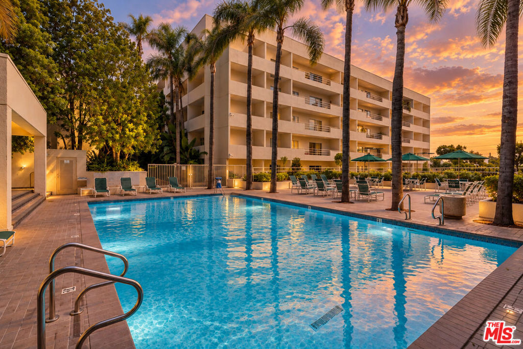 1131 Alta Loma Road Unit 115 — photo