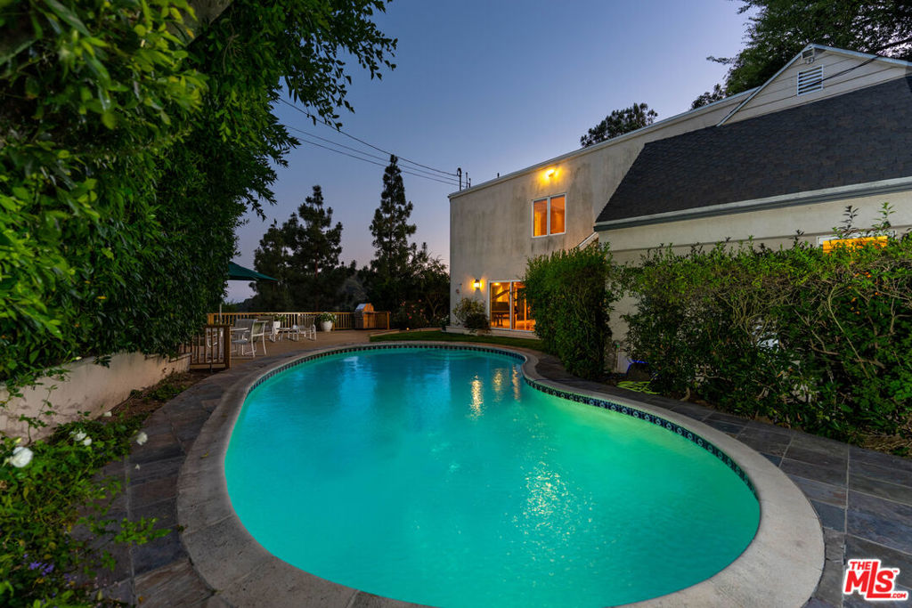 12750 Mulholland Drive — photo