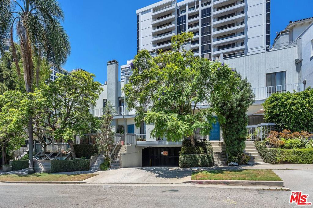 1220 Manning Avenue Unit 3 — photo