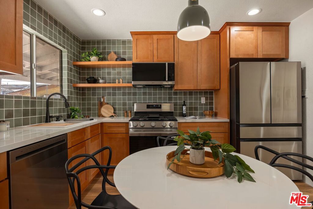 13126 Terra Bella Street — photo