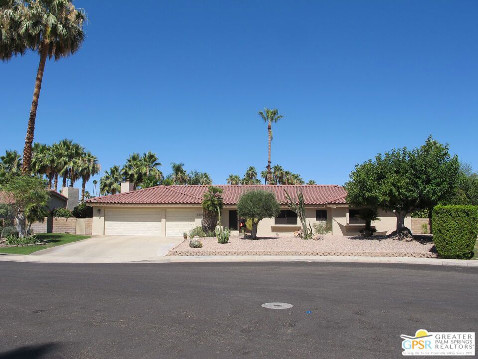 1586 S San Mateo Drive — photo